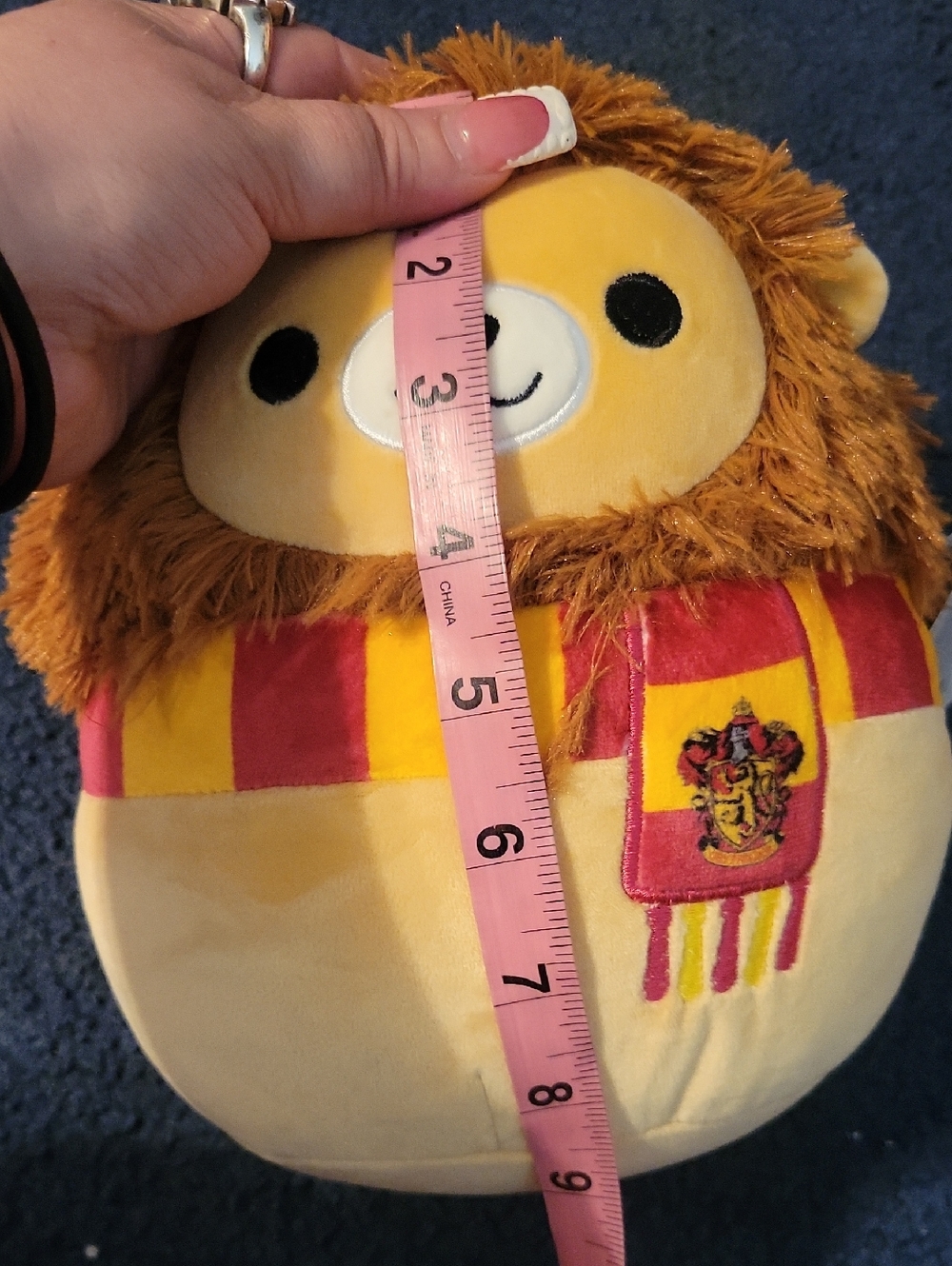 Squishmallows Harry Potter Gryffindor Lion - Picture 9 of 9